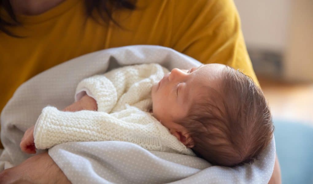 bebeğin aylara göre gelişimi